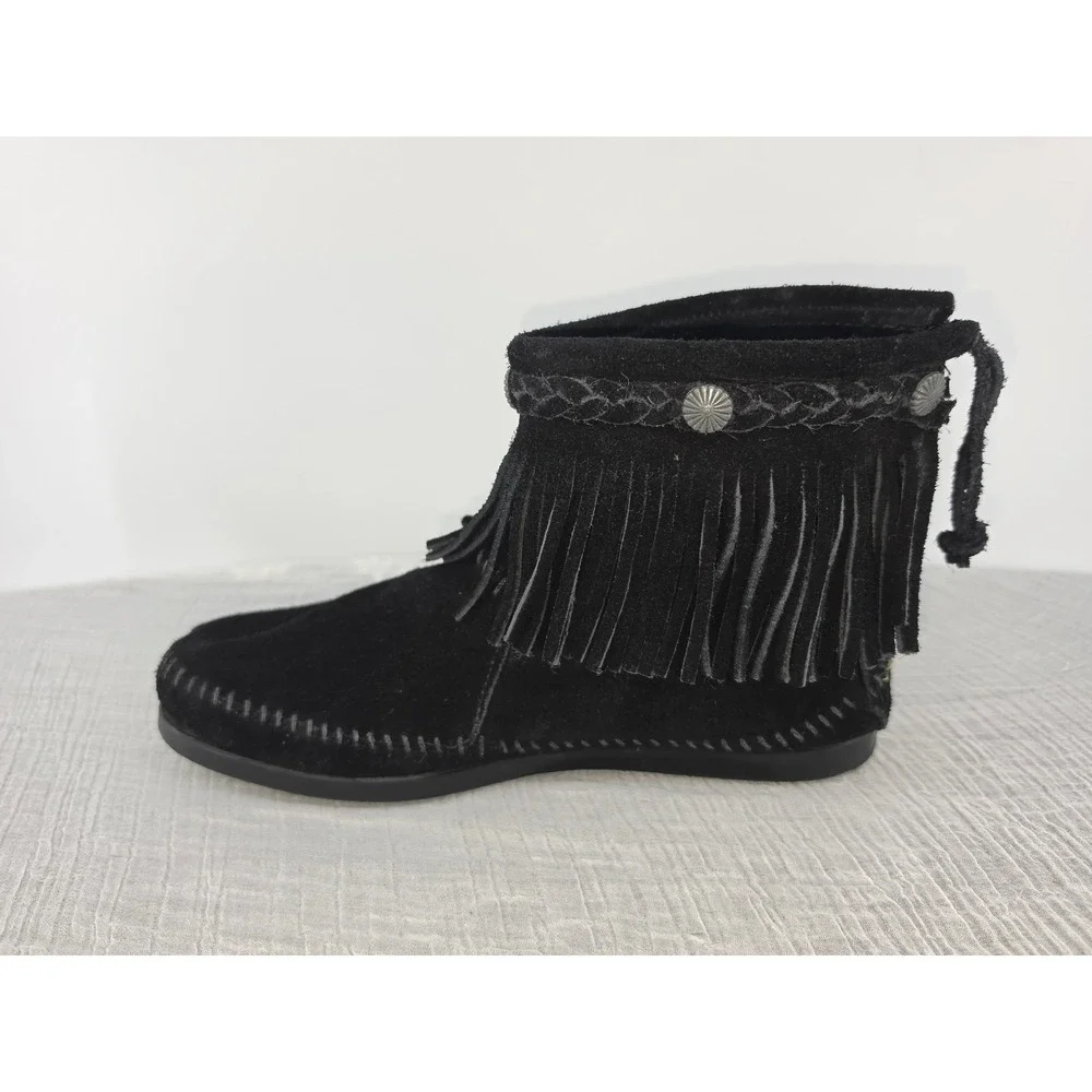 Minnetonka Womens Black Suede Fringe Ankle Boots Concho Back Zip Moccasin 299 9